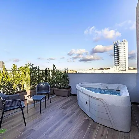 Isabella Hotel